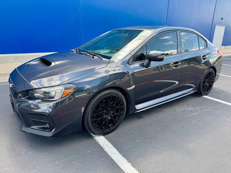 Subaru WRX Limited Vehicle Full-screen Gallery Image 08