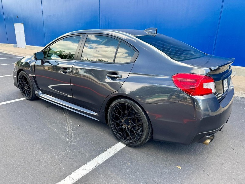 Subaru WRX Limited Vehicle Full-screen Gallery Image 09