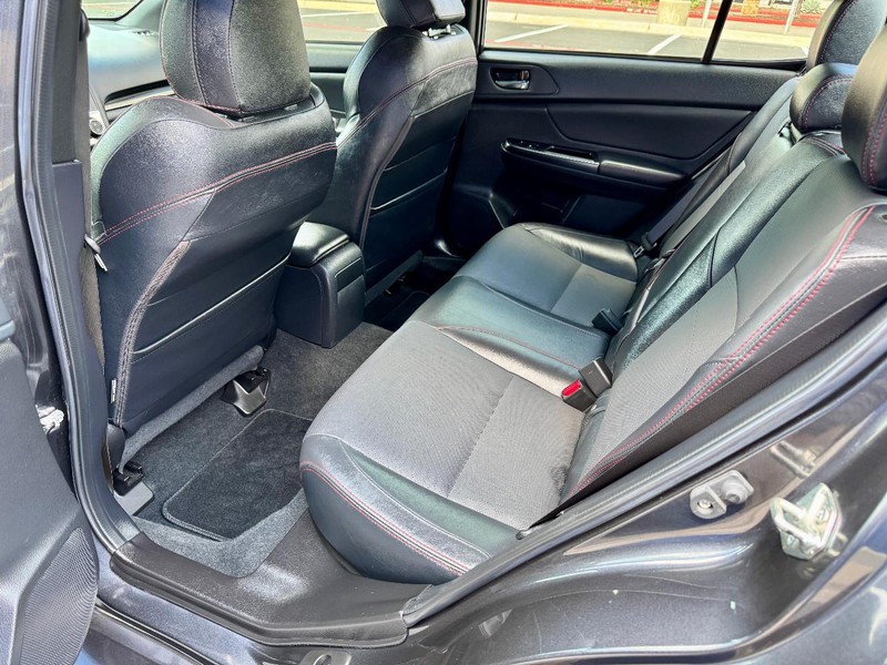 Subaru WRX Limited Vehicle Full-screen Gallery Image 17