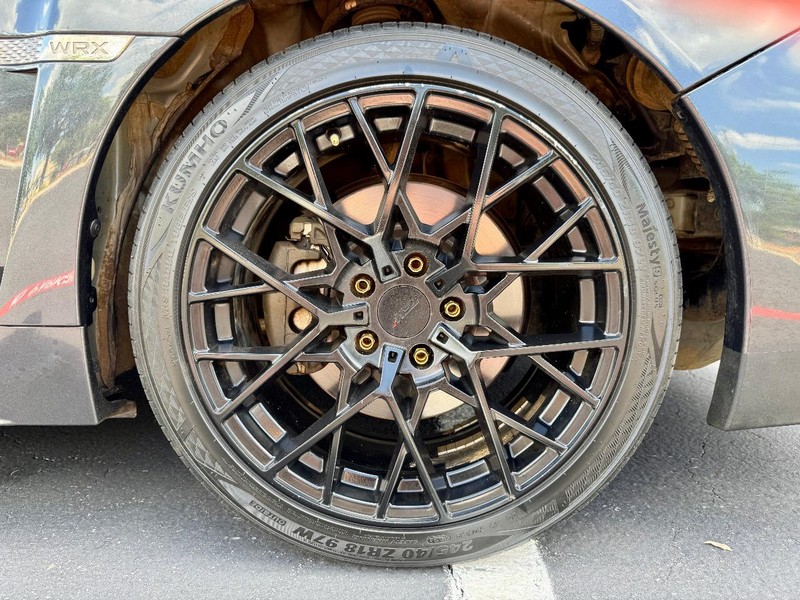 Subaru WRX Limited Vehicle Full-screen Gallery Image 20