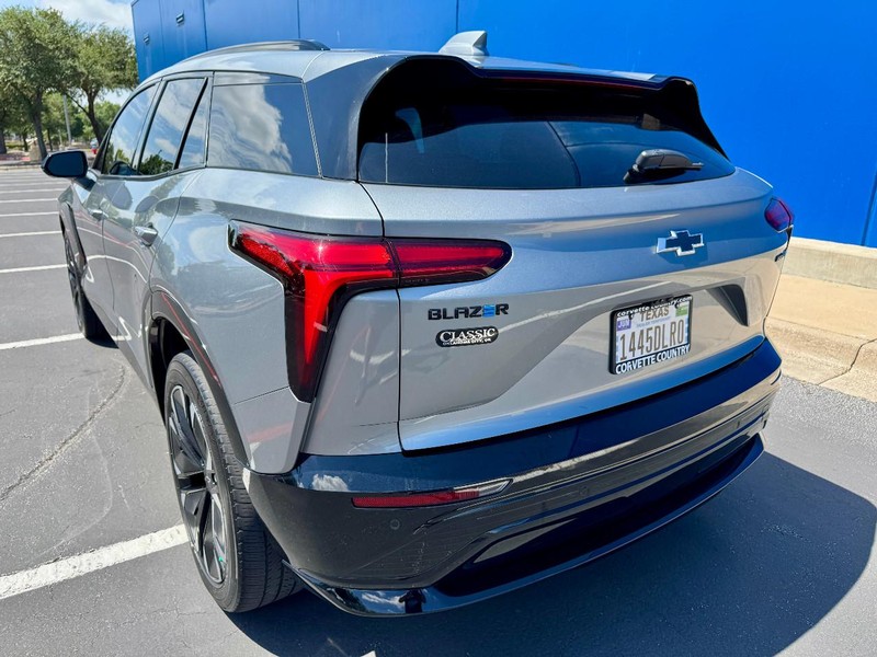 Chevrolet Blazer EV RS AWD Vehicle Image 10