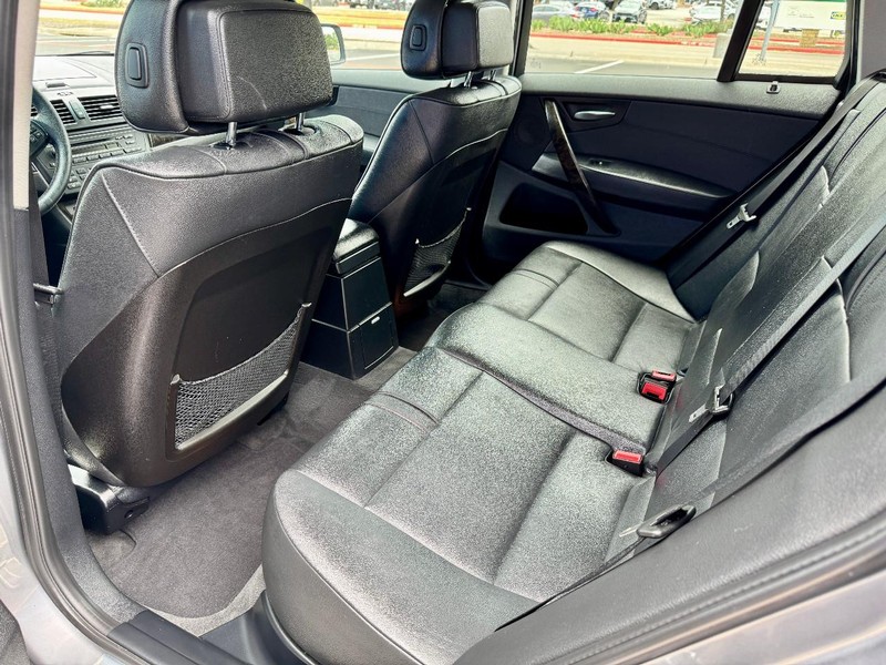BMW X3 xDrive30i AWD Vehicle Image 17