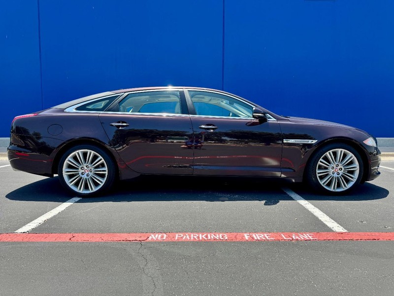 Jaguar XJL Portfolio AWD Vehicle Image 03