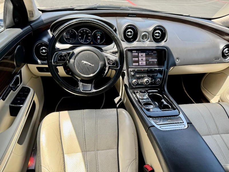 Jaguar XJL Portfolio AWD Vehicle Image 06