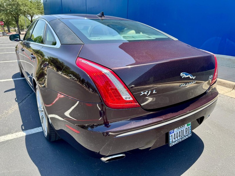 Jaguar XJL Portfolio AWD Vehicle Image 10