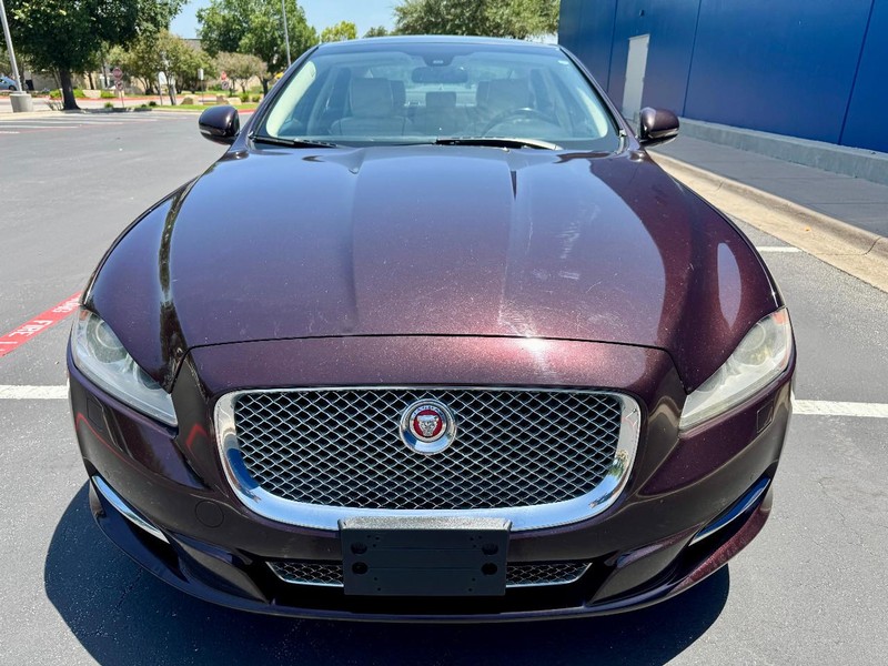 Jaguar XJL Portfolio AWD Vehicle Image 12