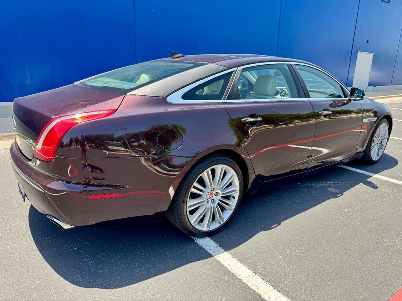 Jaguar XJL Portfolio AWD Vehicle Image 15