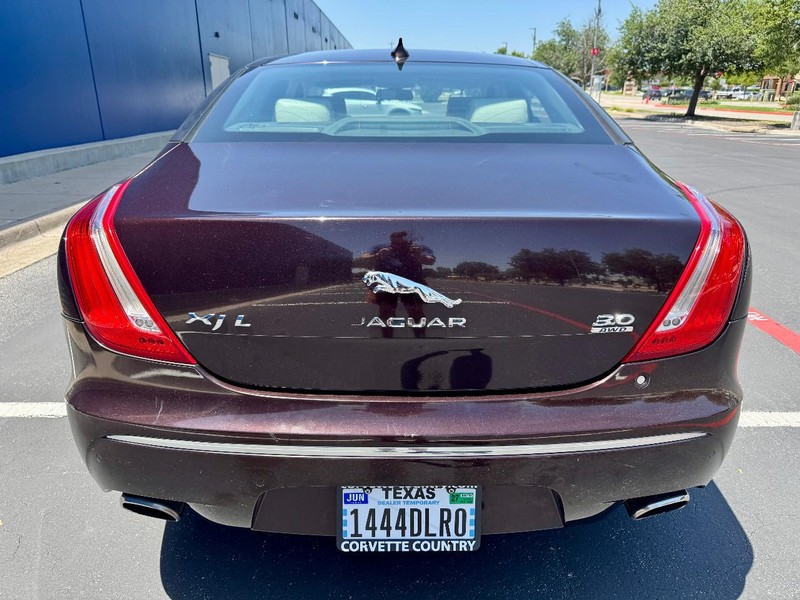 Jaguar XJL Portfolio AWD Vehicle Image 16