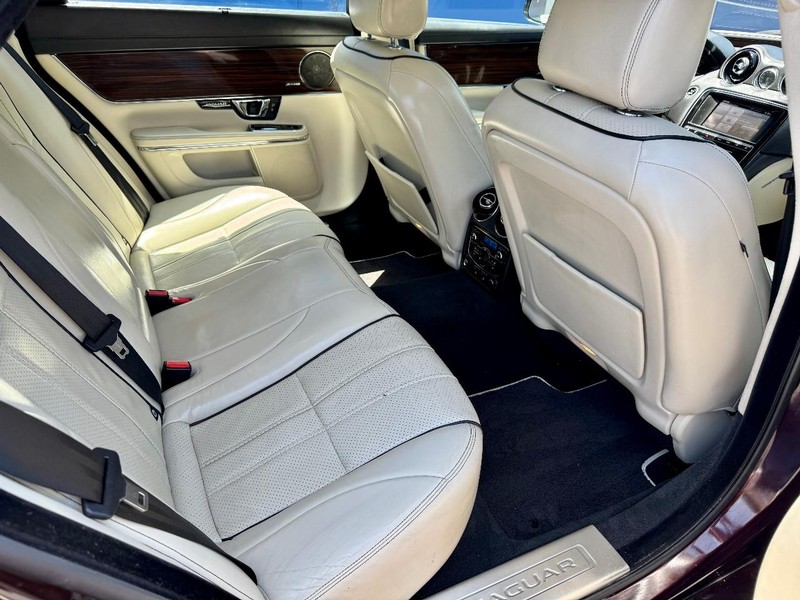 Jaguar XJL Portfolio AWD Vehicle Image 18