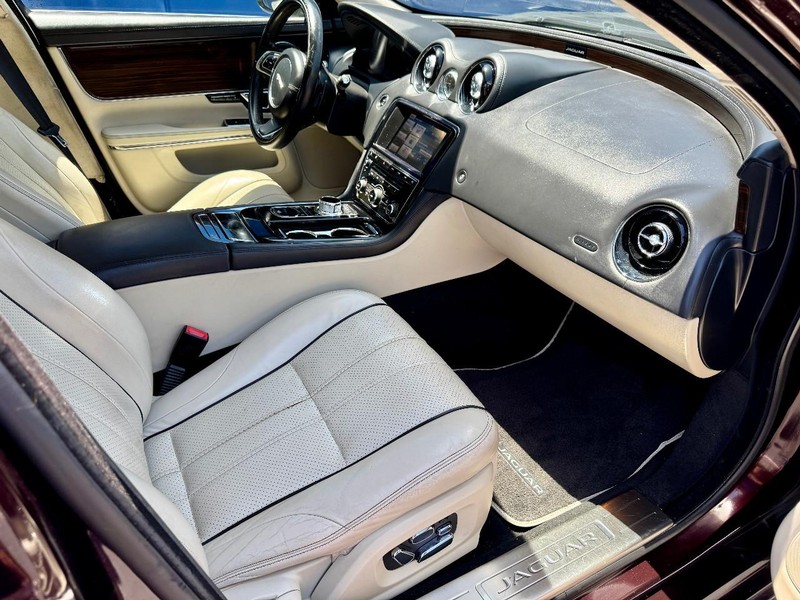 Jaguar XJL Portfolio AWD Vehicle Image 19
