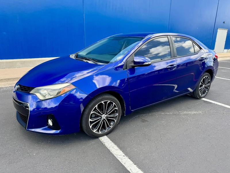 Toyota Corolla S Plus Vehicle Full-screen Gallery Image 08