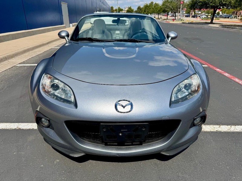 Mazda MX-5 Miata Sport Vehicle Full-screen Gallery Image 07