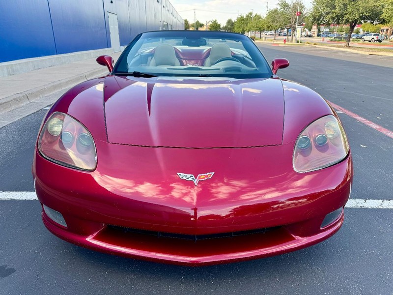 Chevrolet Corvette Vehicle Full-screen Gallery Image 07