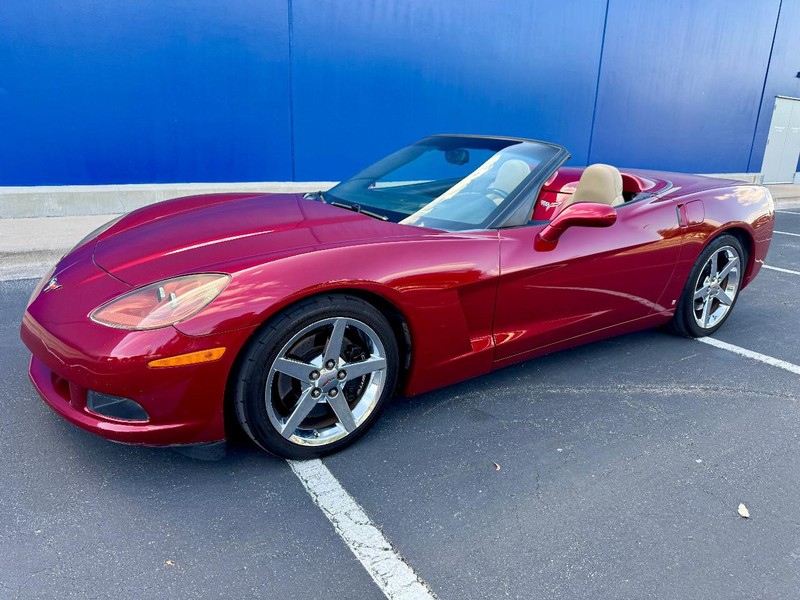 Chevrolet Corvette Vehicle Full-screen Gallery Image 08