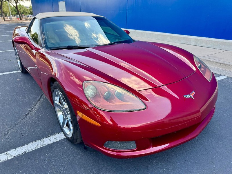Chevrolet Corvette Vehicle Full-screen Gallery Image 13