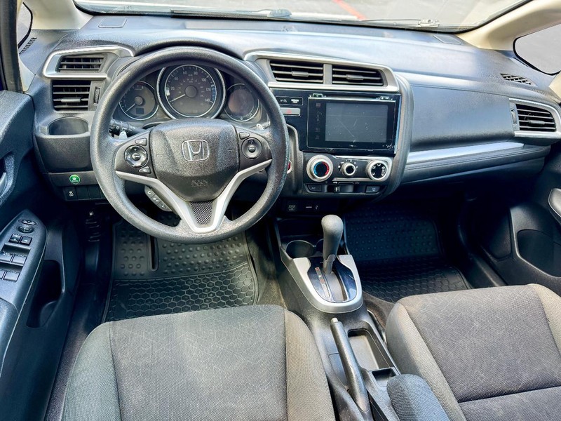 Honda Fit EX Vehicle Full-screen Gallery Image 06