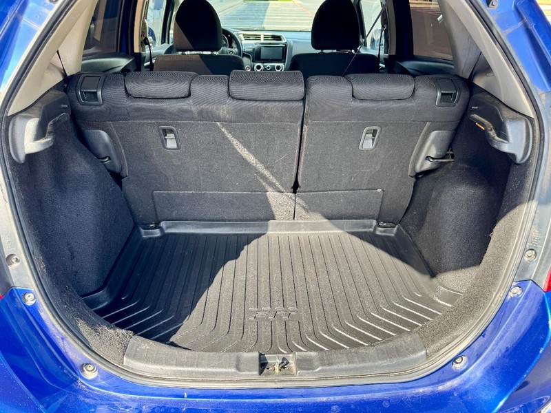 Honda Fit EX Vehicle Full-screen Gallery Image 18