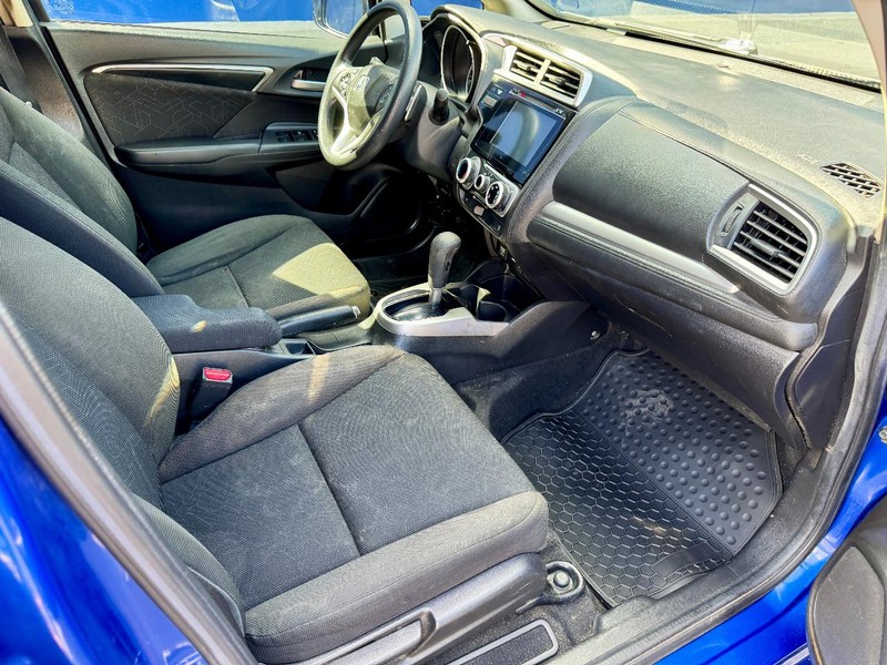 Honda Fit EX Vehicle Full-screen Gallery Image 20