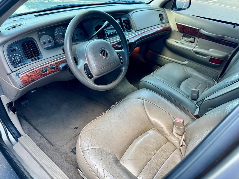 Mercury Grand Marquis GS Vehicle Full-screen Gallery Image 05