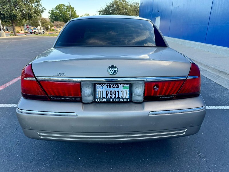 Mercury Grand Marquis GS Vehicle Full-screen Gallery Image 11