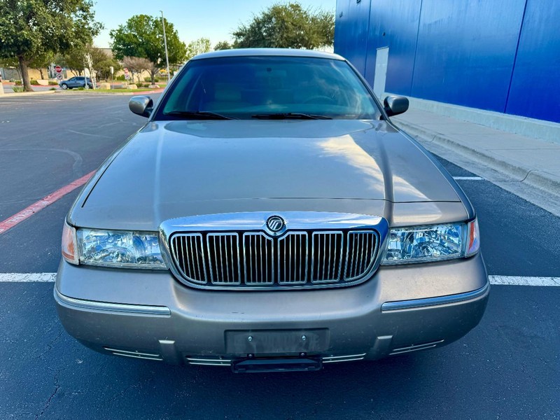 Mercury Grand Marquis GS Vehicle Full-screen Gallery Image 12