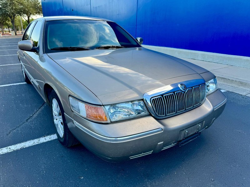 Mercury Grand Marquis GS Vehicle Full-screen Gallery Image 13