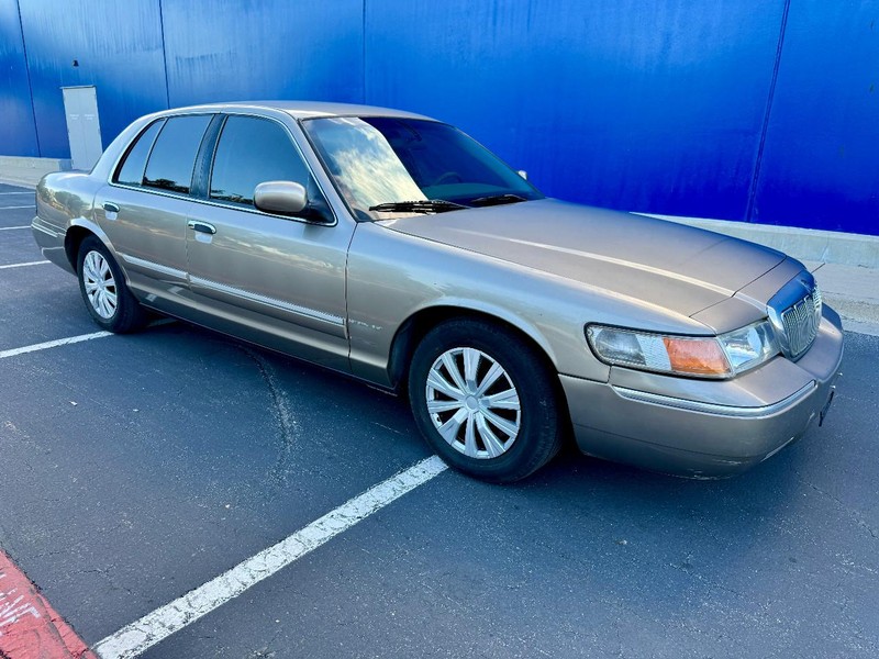 Mercury Grand Marquis GS Vehicle Full-screen Gallery Image 14