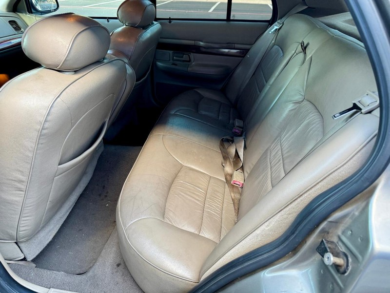 Mercury Grand Marquis GS Vehicle Full-screen Gallery Image 17