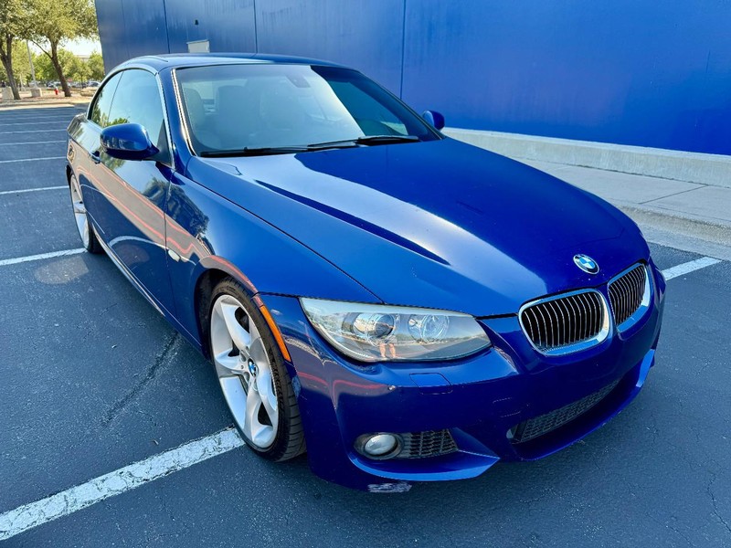BMW 335i M Sport Vehicle Full-screen Gallery Image 13