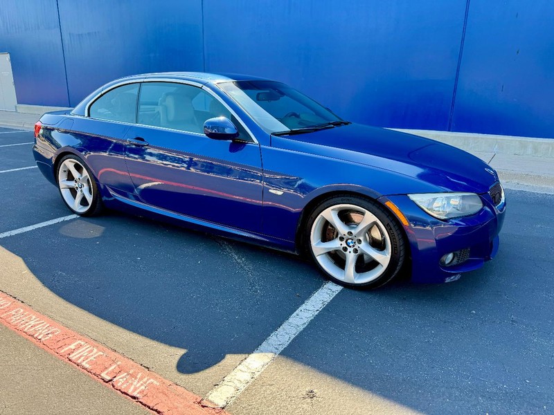 BMW 335i M Sport Vehicle Full-screen Gallery Image 14