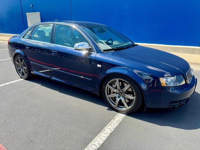 Audi S4 quattro AWD Vehicle Full-screen Gallery Image 14