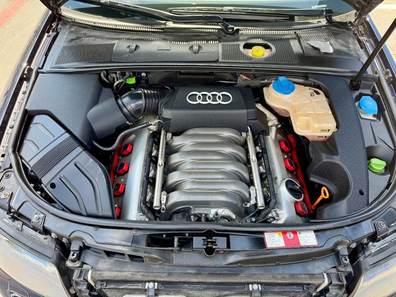 Audi S4 quattro AWD Vehicle Full-screen Gallery Image 20