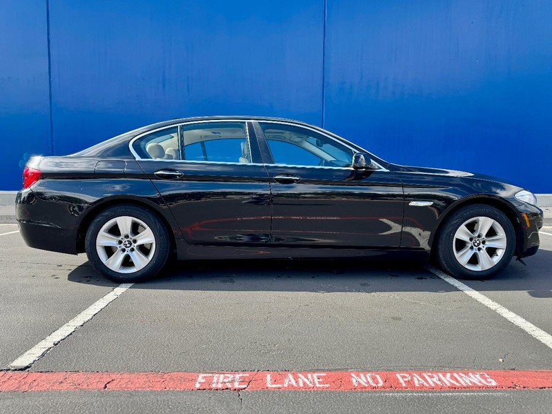 BMW 528i Vehicle Image 03