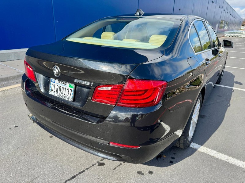 BMW 528i Vehicle Image 04