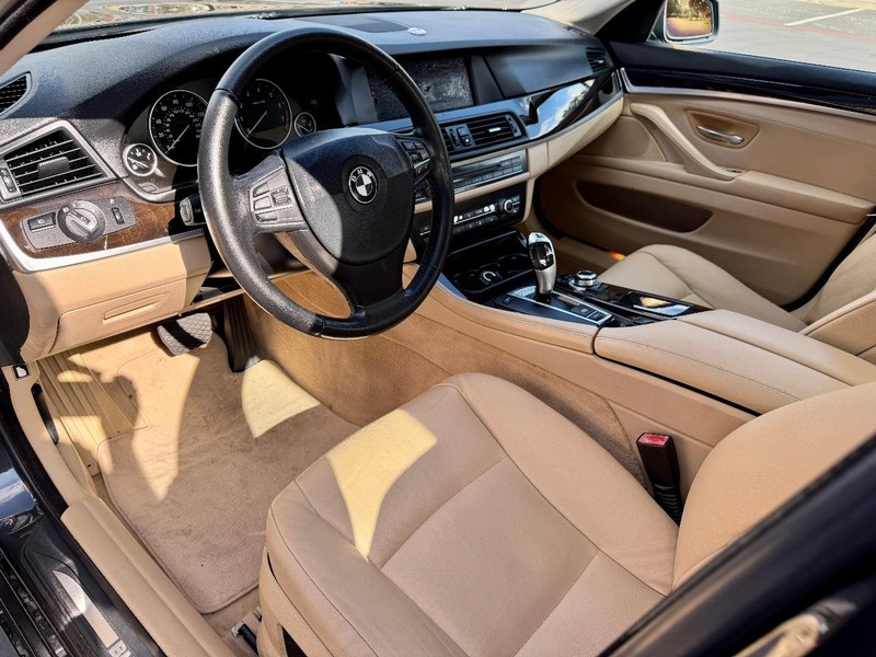 BMW 528i Vehicle Image 05