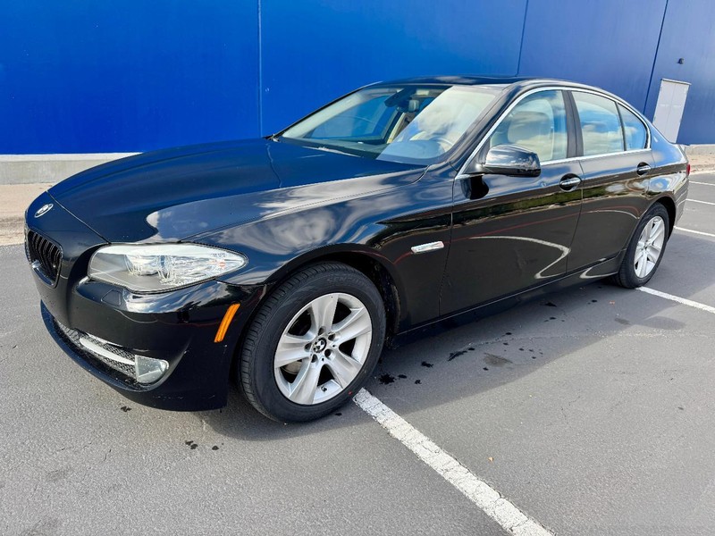 BMW 528i Vehicle Image 08