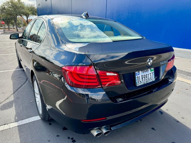 BMW 528i Vehicle Image 10