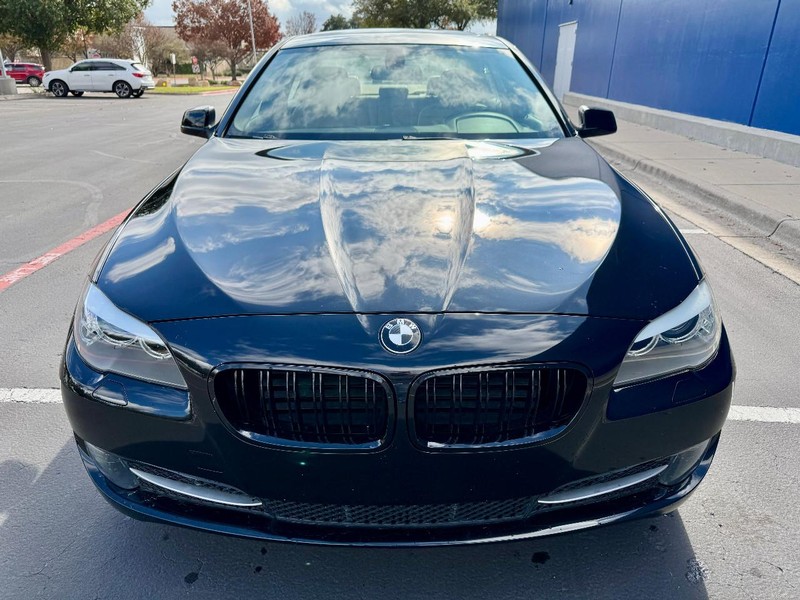 BMW 528i Vehicle Image 12
