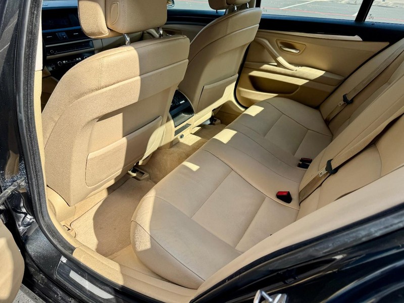 BMW 528i Vehicle Image 17