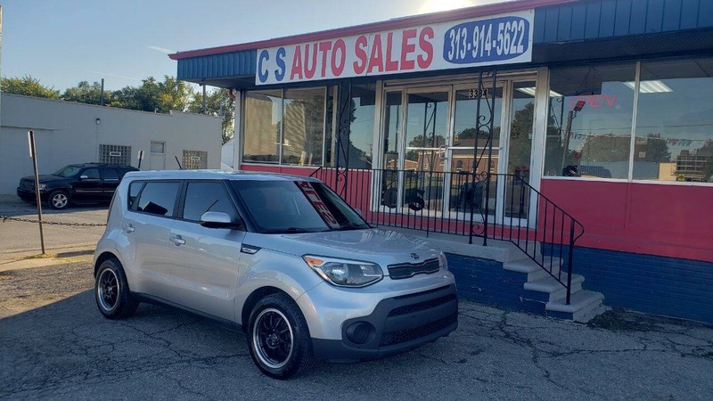 Kia Soul Vehicle Full-screen Gallery Image 02