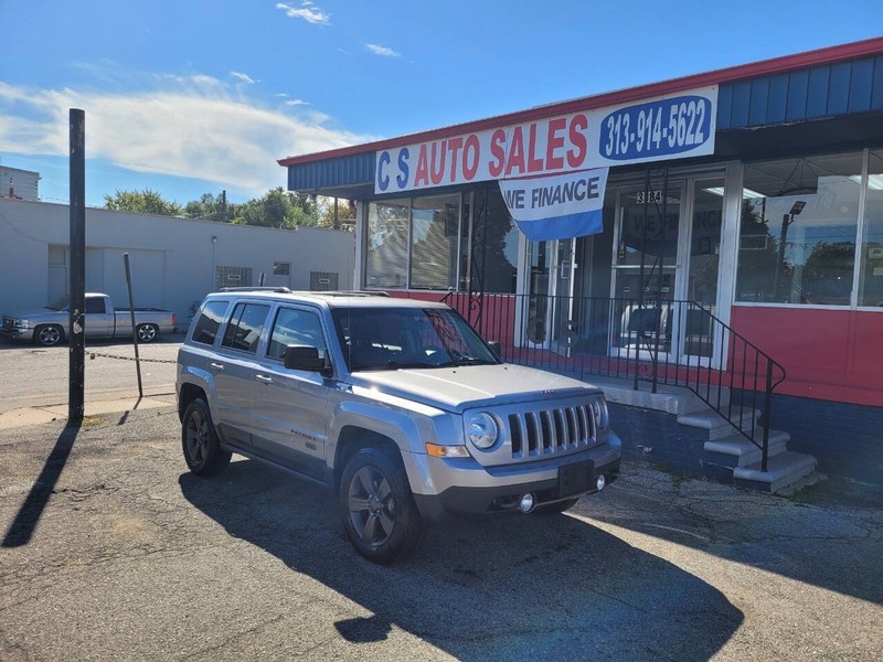 Jeep Patriot Vehicle Full-screen Gallery Image 02