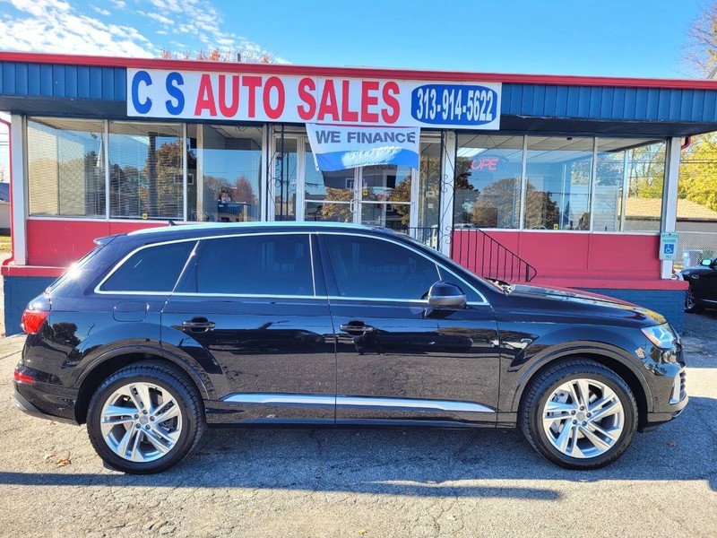 Audi Q7 Vehicle Full-screen Gallery Image 02