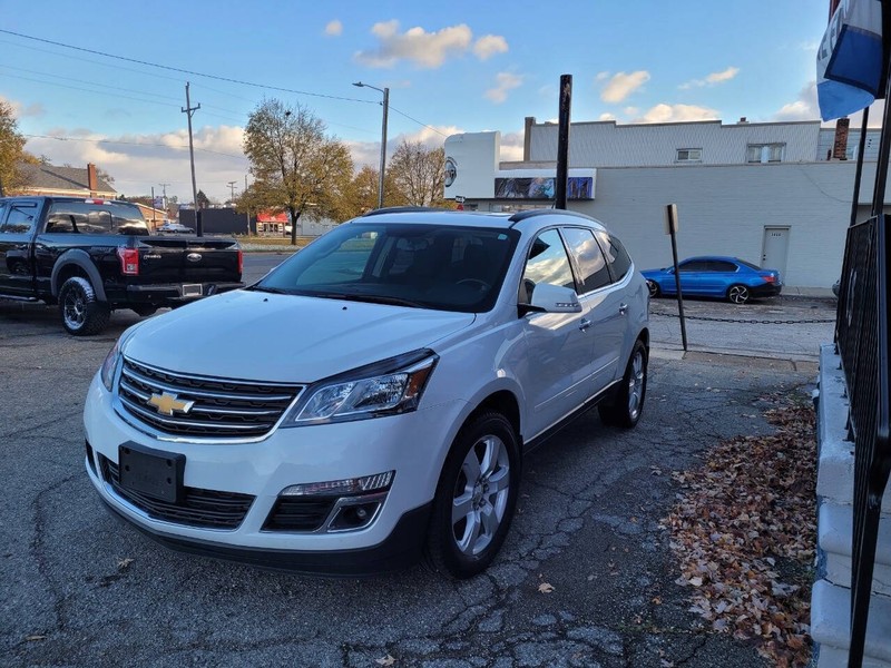 Chevrolet Traverse Vehicle Full-screen Gallery Image 02