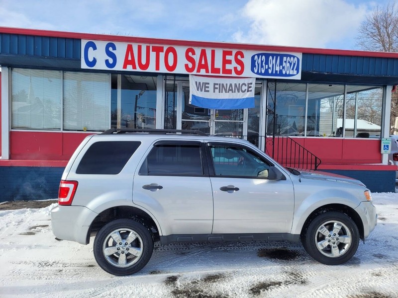 Ford Escape Vehicle Full-screen Gallery Image 03
