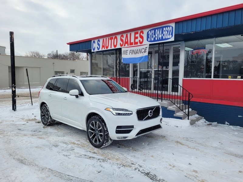 Volvo XC90 Vehicle Full-screen Gallery Image 02