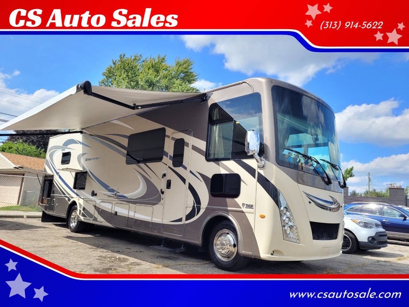 Ford F-53 Motorhome Stripped Chassis Vehicle Full-screen Gallery Image 01