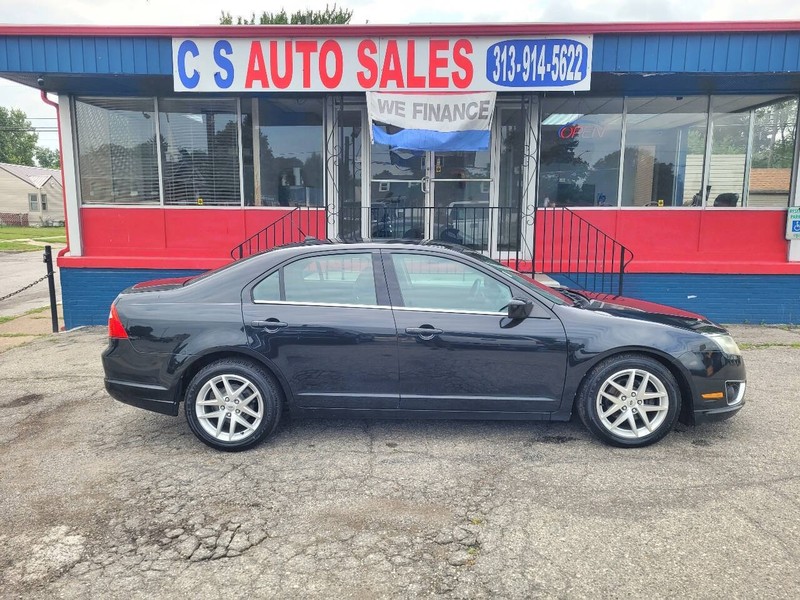 Ford Fusion Vehicle Full-screen Gallery Image 03
