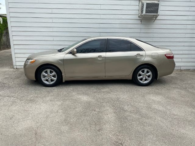 Toyota Camry Vehicle Image 02