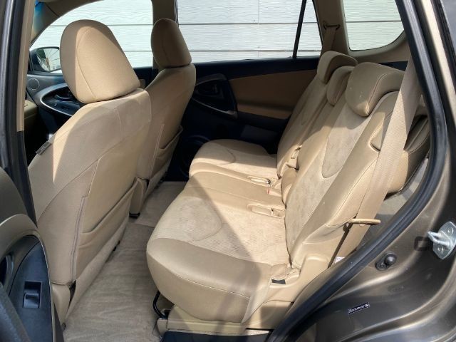Toyota RAV4 Vehicle Image 06