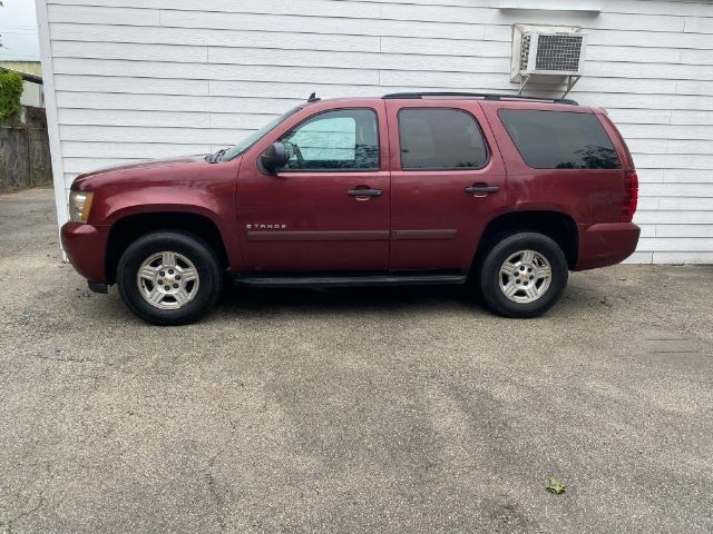 Chevrolet Tahoe Vehicle Image 02